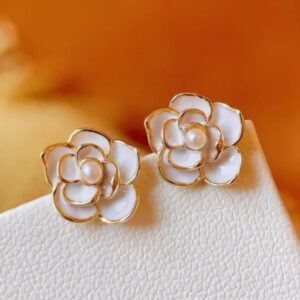 Pretty white camellia Flowers Stud Earrings